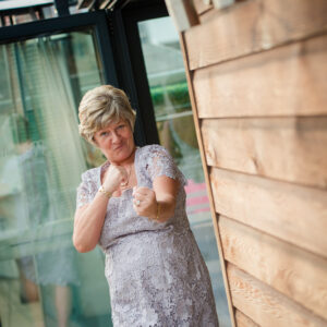 mum of the bride posing