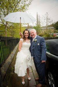 bride and dad arrive