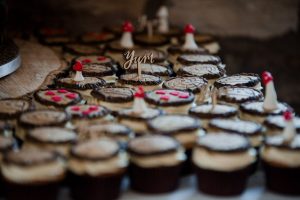 Wedding cake the old barn esholt wedding venue photographer