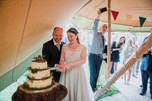 cutting the wedding cake