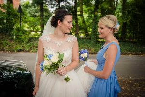 bride arrives at church