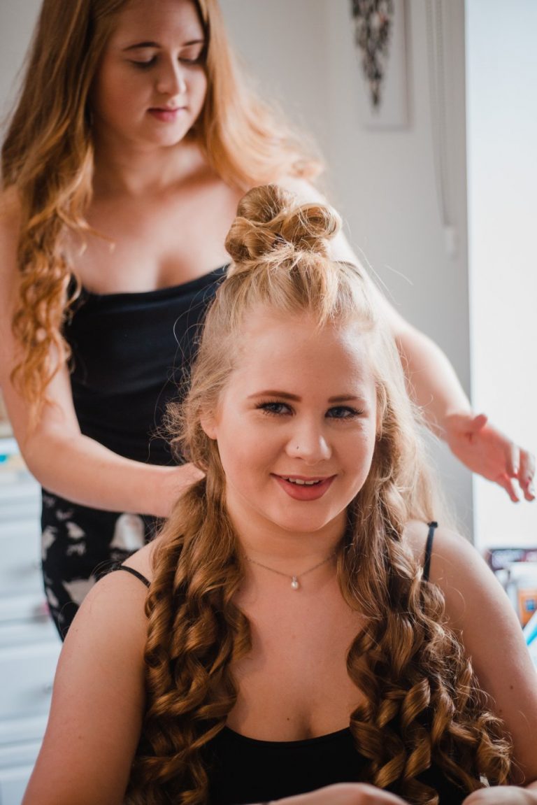 bridesmaids getting ready