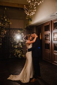 Couple dancing at Manor HOuse