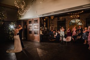 Couple dancing at Manor HOuse