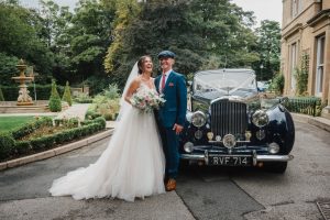 bride and dad arrive at Manor House Lindley